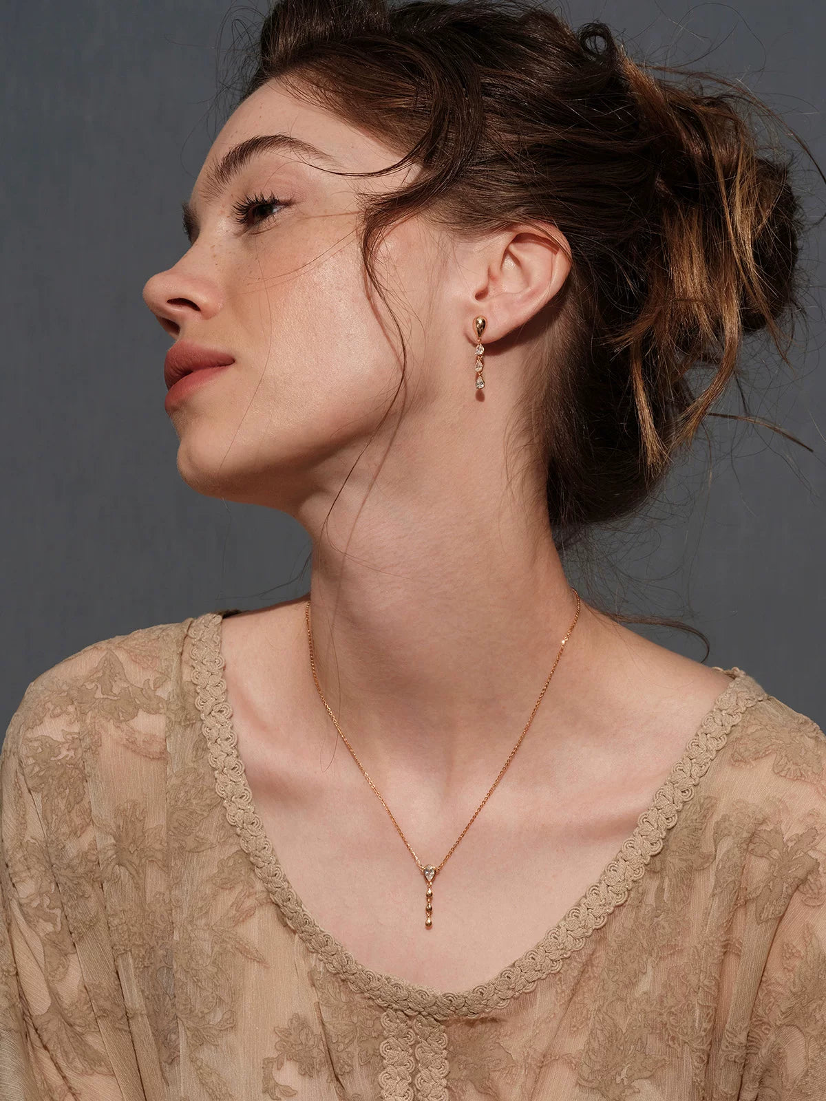 Sanswood Sengo "White Dew" Drop Diamond Earrings Modern Simple Sparkling Smart Earrings Autumn And Winter Earrings Secondary image