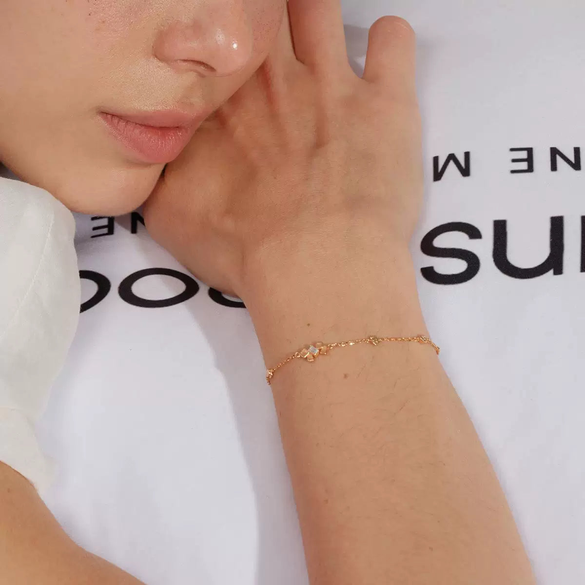 Sanswood Sengo'S "Jumping Sugar Cube" Textured Sugar Cube Moissanite Hand Bracelet Simple Irregular Frosted Hand Jewelry